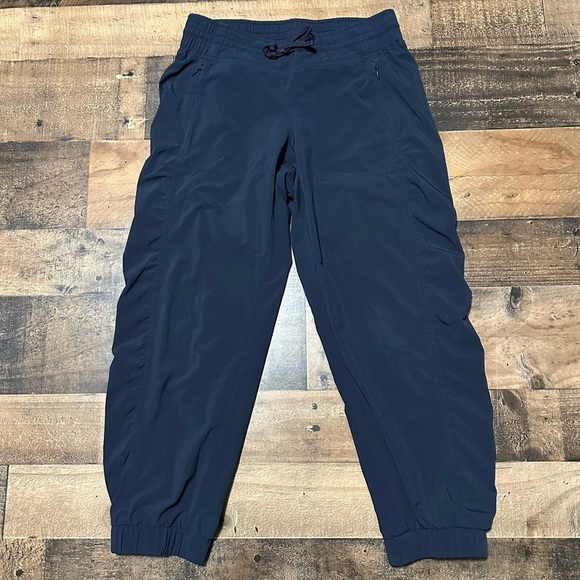 Athleta La Viva Capri Jogger Pants - Picture 2 of 6